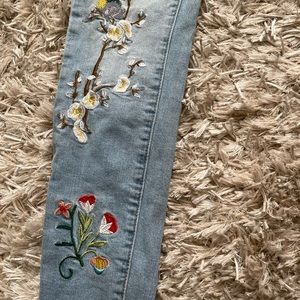 Beautiful embroidered jeans, like new.